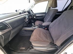 Toyota Hilux 2.8GD-6 double cab Raider auto - Image 7