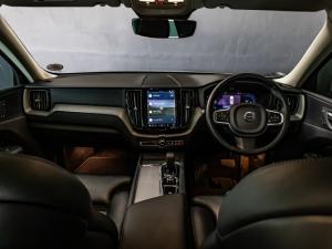 Volvo XC60 B5 AWD Essential - Image 13