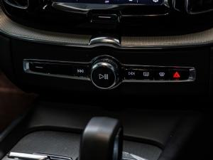 Volvo XC60 B5 AWD Essential - Image 15