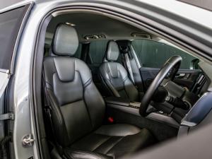 Volvo XC60 B5 AWD Essential - Image 17