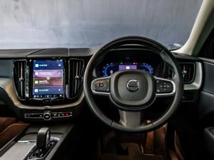 Volvo XC60 B5 AWD Essential - Image 18