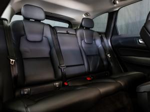 Volvo XC60 B5 AWD Essential - Image 20