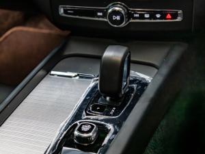 Volvo XC60 B5 AWD Essential - Image 7
