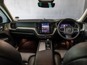 Volvo XC60 B5 AWD Ultimate Dark - Image 12