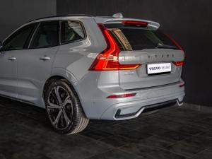 Volvo XC60 B5 AWD Ultimate Dark - Image 19