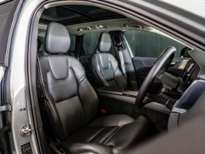 Volvo XC60 B5 AWD Ultimate Dark - Image 20