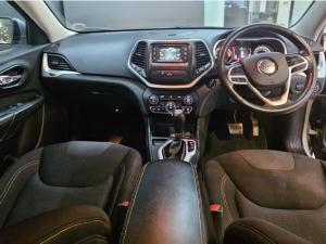 Jeep Cherokee 2.4L Longitude - Image 10