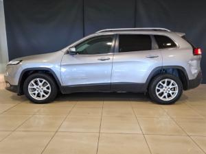Jeep Cherokee 2.4L Longitude - Image 9