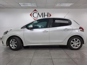 Peugeot 208 1.2 Active - Image 2