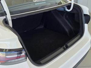 Volkswagen Polo sedan 1.6 auto - Image 7