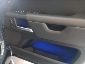Land Rover Defender 110 D350 X-Dynamic HSE - Image 11