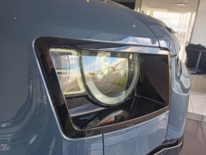 Land Rover Defender 110 D350 X-Dynamic HSE - Image 13