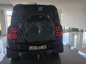Land Rover Defender 110 D350 X-Dynamic HSE - Image 17