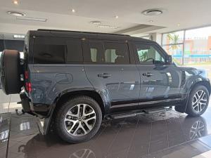 Land Rover Defender 110 D350 X-Dynamic HSE - Image 8