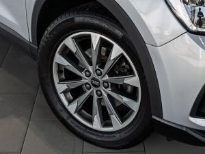 Audi A1 3-door 1.4TFSI SE auto - Image 4