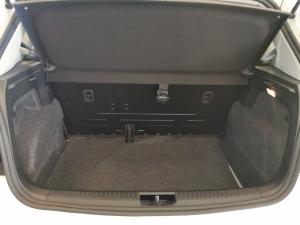 Volkswagen Polo Vivo hatch 1.6 Life - Image 9