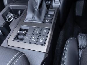 Toyota Land Cruiser Prado 2.8GD VX-R - Image 15