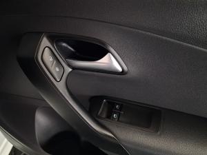 Volkswagen Polo Vivo hatch 1.6 Comfortline auto - Image 15