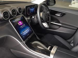 Mercedes-Benz C-Class C200 Avantgarde - Image 11