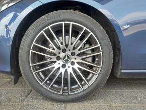 Mercedes-Benz C-Class C200 Avantgarde - Image 3