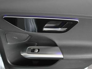 Mercedes-Benz C-Class C200 Avantgarde - Image 14