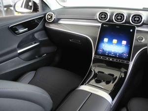 Mercedes-Benz C-Class C200 Avantgarde - Image 9