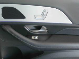 Mercedes-Benz GLE GLE300d 4Matic - Image 17
