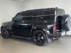 Land Rover Defender 110 D300 X-Dynamic HSE - Image 2