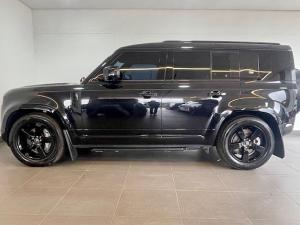 Land Rover Defender 110 D300 X-Dynamic HSE - Image 3