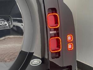 Land Rover Defender 110 D300 X-Dynamic HSE - Image 5