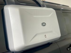 Land Rover Defender 110 D300 X-Dynamic HSE - Image 9