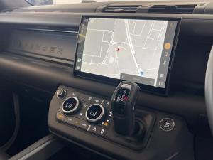 Land Rover Defender 110 D350 X-Dynamic HSE - Image 7