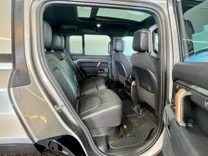 Land Rover Defender 110 D300 X - Image 8