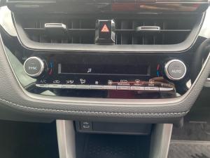 Toyota Corolla Cross 1.8 HEV XS - Image 15