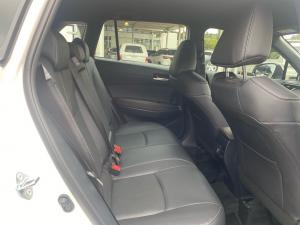 Toyota Corolla Cross 1.8 HEV XS - Image 17