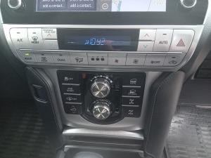 Toyota Land Cruiser Prado 4.0 VX-L - Image 14