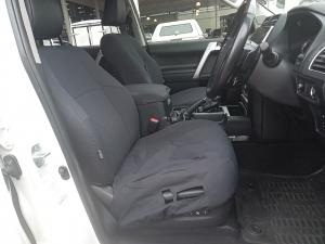 Toyota Land Cruiser Prado 4.0 VX-L - Image 15