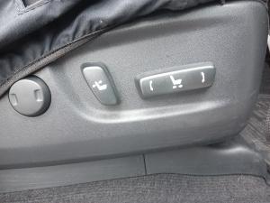 Toyota Land Cruiser Prado 4.0 VX-L - Image 17