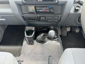 Toyota Land Cruiser 76 4.5D-4D V8 station wagon LX - Image 10
