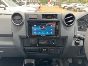 Toyota Land Cruiser 76 4.5D-4D V8 station wagon LX - Image 11