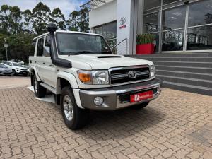 Toyota Land Cruiser 76 4.5D-4D V8 station wagon LX - Image 1