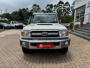Toyota Land Cruiser 76 4.5D-4D V8 station wagon LX - Image 4