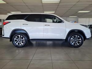 Toyota Fortuner 2.4GD-6 4x4 - Image 2