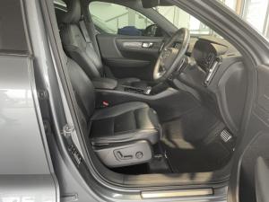 Volvo XC40 D4 AWD R-Design - Image 13