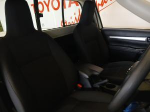 Toyota Hilux 2.4GD-6 single cab Raider manual - Image 16