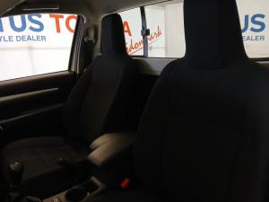 Toyota Hilux 2.4GD-6 single cab Raider manual - Image 17