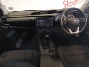 Toyota Hilux 2.4GD-6 single cab Raider manual - Image 6
