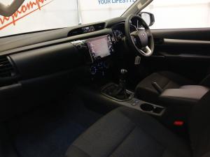 Toyota Hilux 2.4GD-6 single cab Raider manual - Image 7