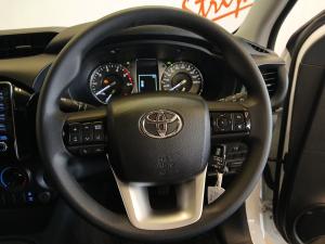 Toyota Hilux 2.4GD-6 single cab Raider manual - Image 8