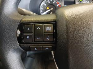 Toyota Hilux 2.4GD-6 single cab Raider manual - Image 9